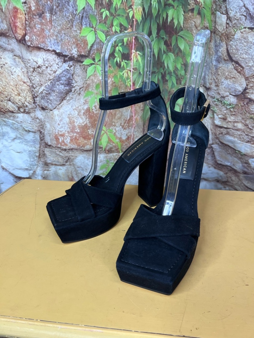 GOOD AMERICAN Chunky Black Suede Ankle Strap Platform Sandals, 9.5 - Picture 4 of 14